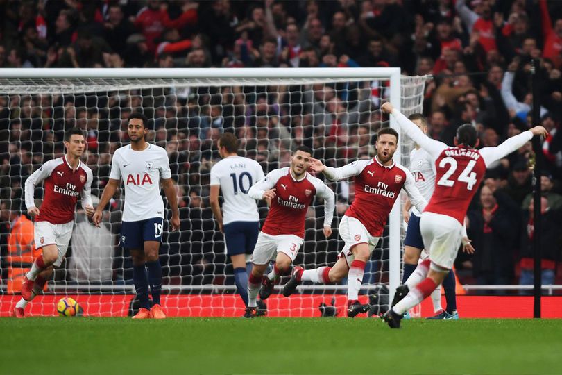 Monreal: Arsenal Masih Lebih Baik Dari Tottenham