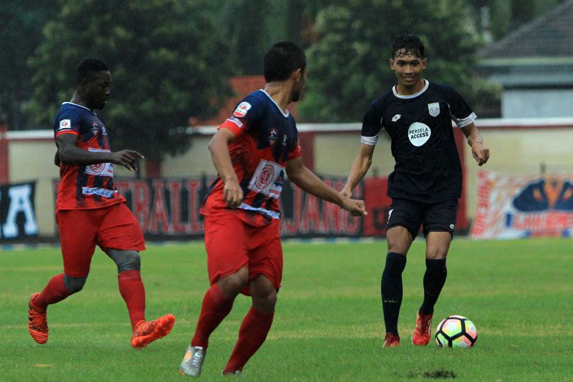 Persela Bermain Imbang Kontra Persipura