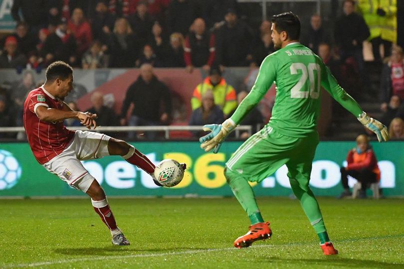 Video: Kalahkan MU, Fans Bristol City Selebrasi bak Juara