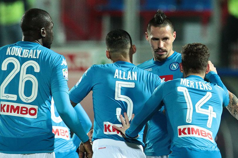 Napoli Juara Tengah Musim Serie A