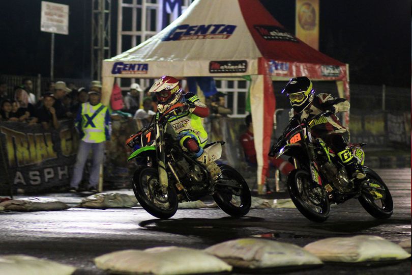 Trial Game Aspahlt Beda Dengan Balap Supermoto