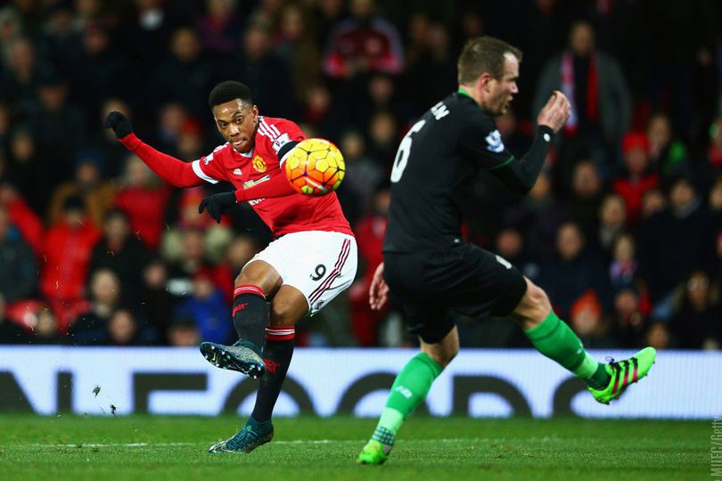 Gol Valencia dan Martial Dipuji Mourinho