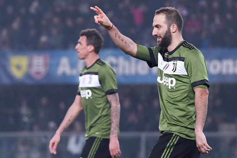 Higuain: Kritikan Pedas Masuk Telinga Kanan, Keluar Telinga Kiri