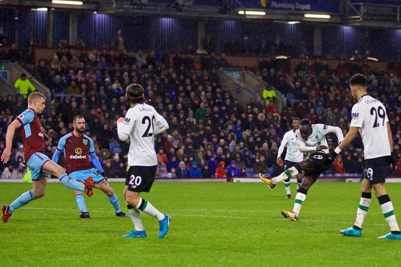 Usai Lawan Burnley, Skuat Liverpool Beri Applaus Untuk Mane