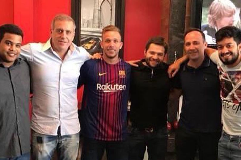 Dua Pemain Ini Yakinkan Arthur Pilih Pindah ke Barca