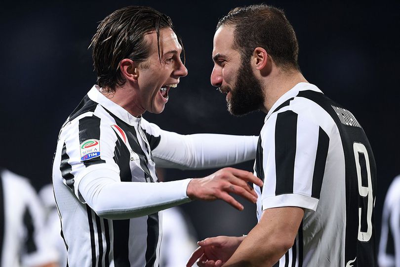 Cetak Gol, Youngster Juve Ini Disanjung Higuain