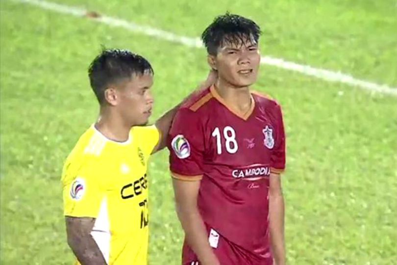 Video: Heading Menyedihkan Berbuah Gol Bunuh Diri