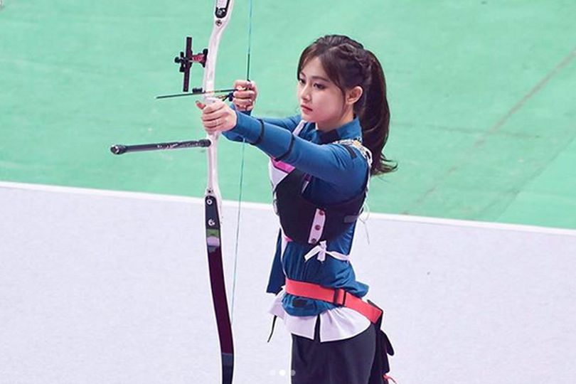 Ketika Tzuyu Menarik Anak Panah dan Kecantikan yang Amat Menyilaukan