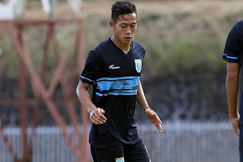 Latihan di SSB, Bek Persela Melepas Rindu Sekaligus Berbagi Pengalaman