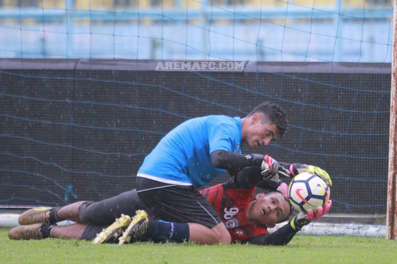 Pengganti Pelatih Kiper Arema dari Balkan?