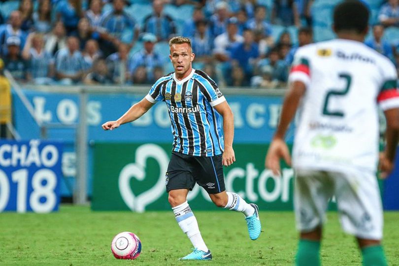 Resmi, Barca Amankan Transfer Arthur dari Gremio