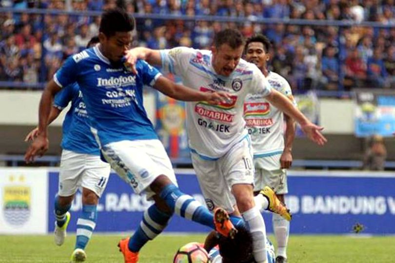 Arema FC Telan Kekalahan di Kandang Persib Bandung