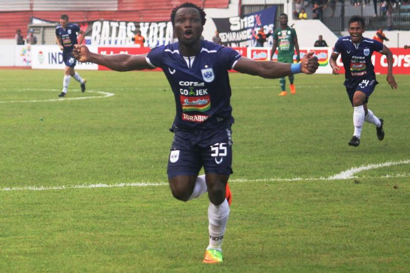 Conteh Persembahkan Gol Pertamanya di PSIS untuk Almarhum Ibu