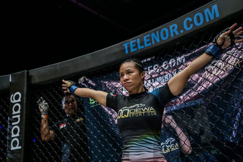 ONE Championship: Petarung Wanita Indonesia Kejar Gelar Kelas Atomweight