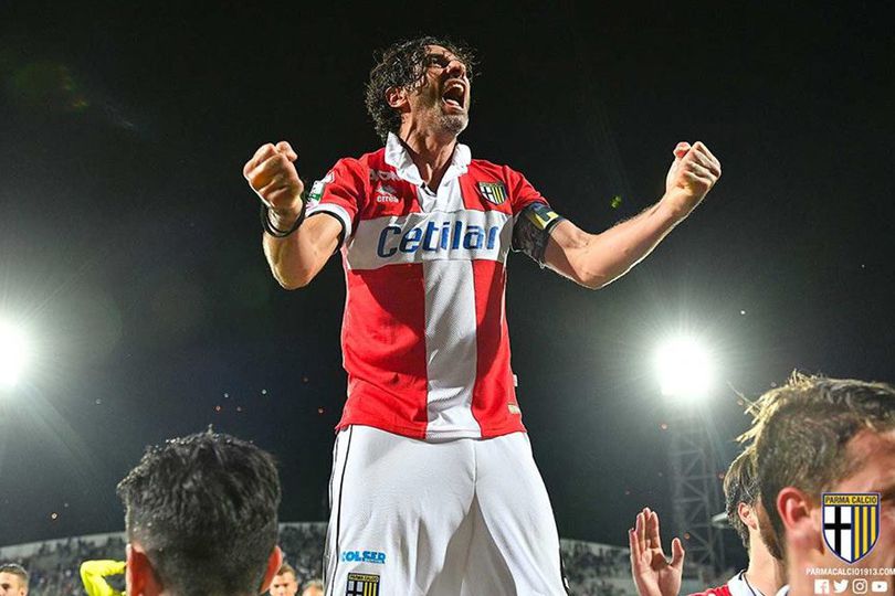 Alessandro Lucarelli, Kapten Parma Yang Loyal Itu Telah Menepati Janji