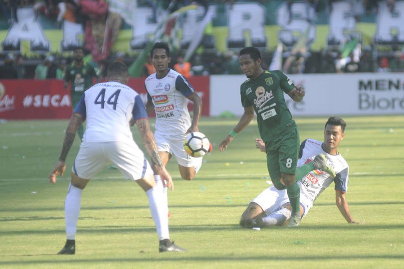 Persebaya vs Arema FC: Dua Kartu Merah di Duel Klasik Jawa Timur