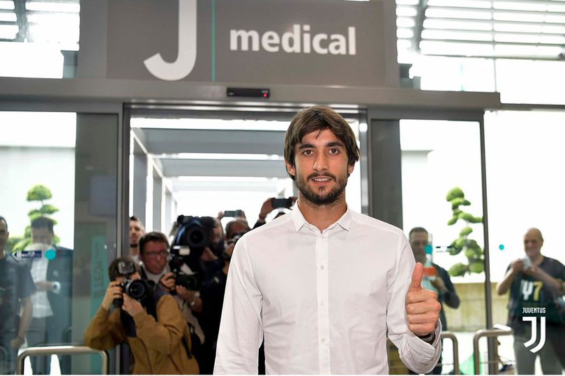 Tiba Di Turin, Perin Jalani Tes Medis dengan Juventus