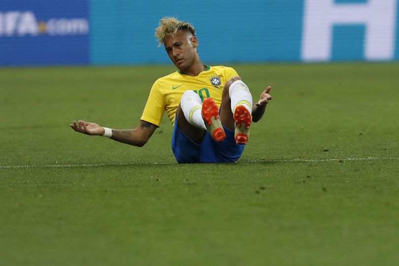 Paksakan Latihan, Cedera Neymar Makin Serius