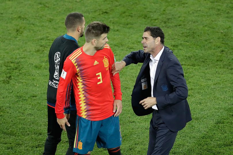 Pertahanan Bobrok, Hierro Ogah Salahkan Ramos dan Pique