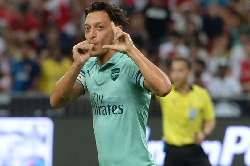 MU Disarankan Bajak Mesut Ozil Dari Arsenal