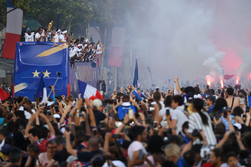 Parade Juara Piala Dunia Prancis Terlalu Singkat, Pogba Minta Maaf