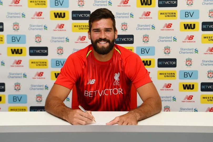 Pele Doakan Alisson Bersinar di Liverpool