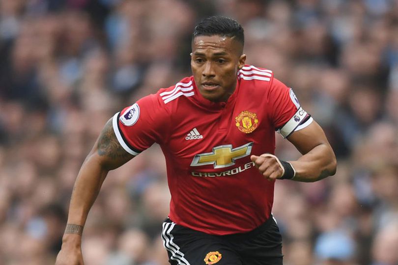 Kisah Antonio Valencia: Dari Penjual Botol hingga Kapten Manchester United