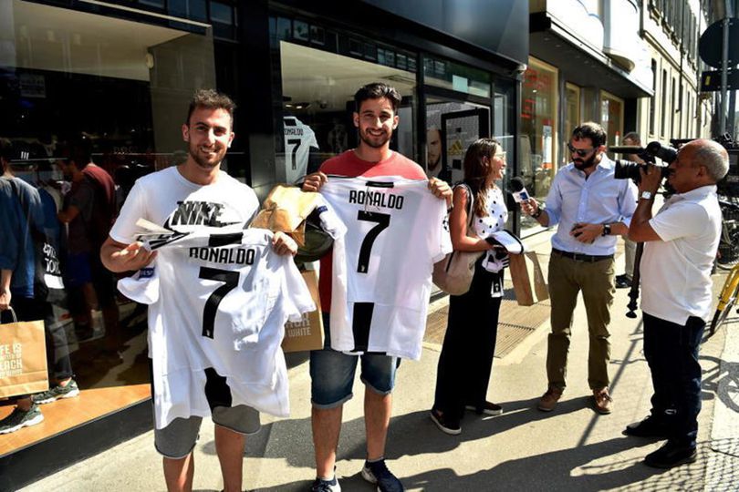 Jersey Ronaldo di Juventus Auto Laris