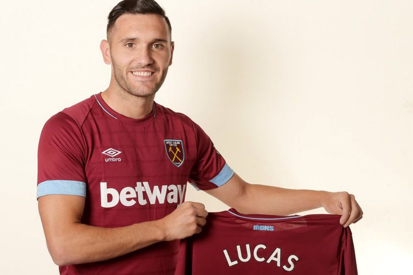 Lucas Perez Akhirnya Tinggalkan Arsenal