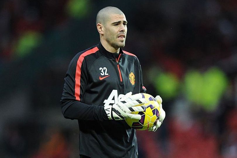 Barcelona Sedang Berusaha Pulangkan Victor Valdes