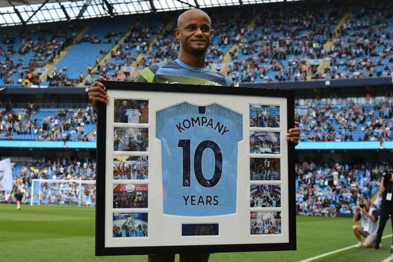 Man City Tunda Negosiasi Kontrak Baru dengan Kompany