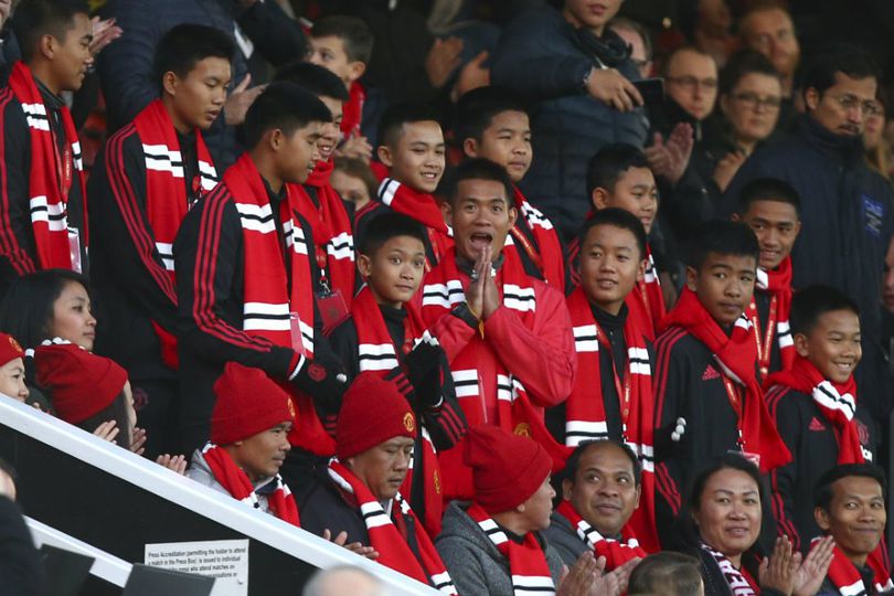 Bocah-bocah Moo Pa Thailand Akhirnya Hadir di Old Trafford