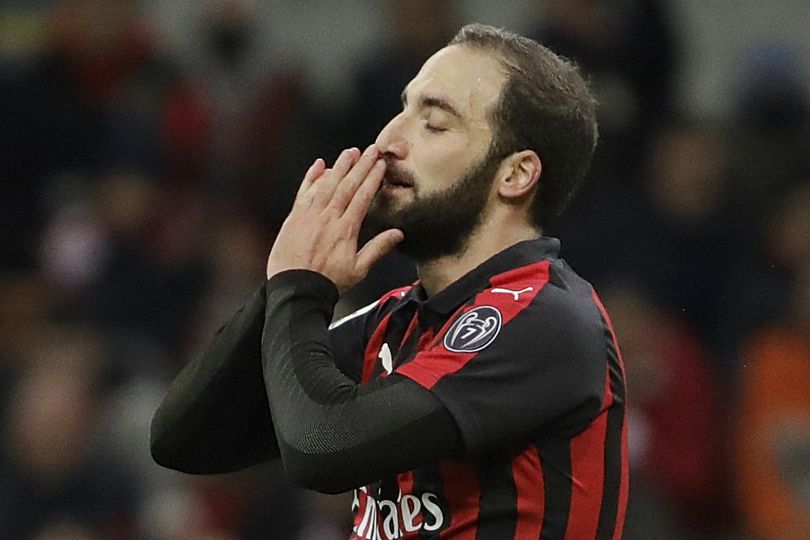 Higuain Disebut Sepakat Pindah ke Chelsea