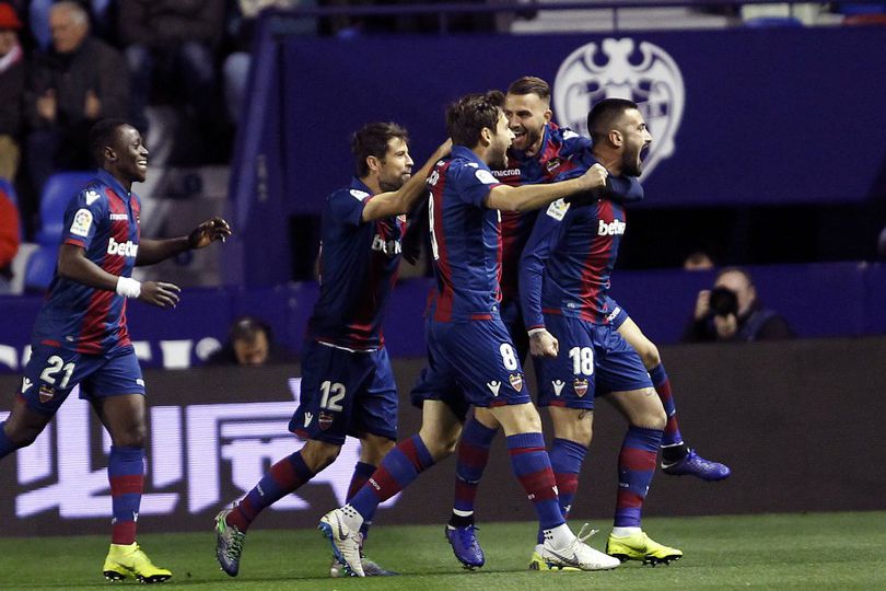 Hasil Pertandingan Levante vs Barcelona: Skor 2-1