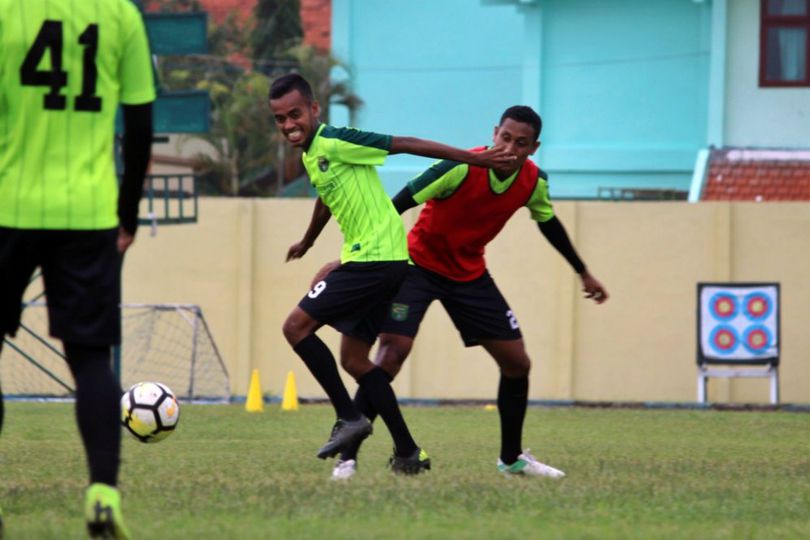 Gelandang Persebaya Ceritakan Pengalaman Jalani Pengobatan dengan Bara Api