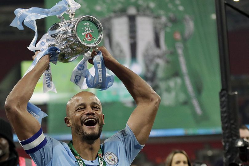 Vincent Kompany Resmi Tinggalkan Manchester City