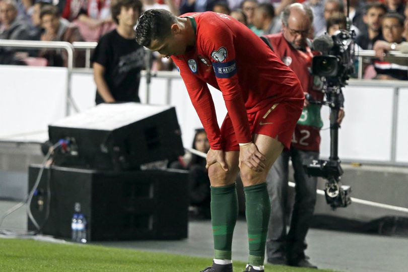 Cedera Hamstring, Ronaldo Terancam Absen Lawan Ajax