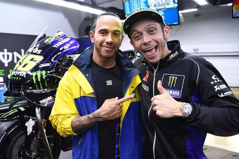 Lewis Hamilton Tak Sabar Jajal Motor Valentino Rossi