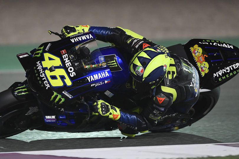 Valentino Rossi Lelang Helm untuk Penderita Kanker Payudara