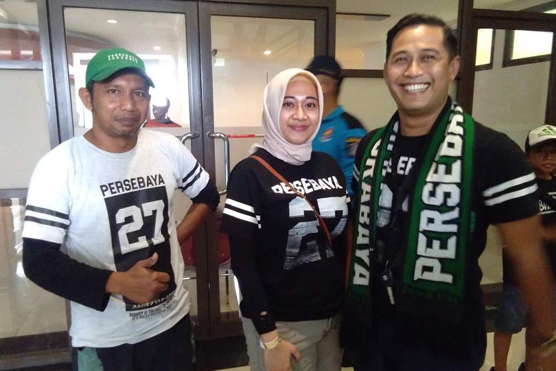 Satu Keluarga Kompak Nyetadion Demi Dukung Persebaya di Final Piala Presiden 2019