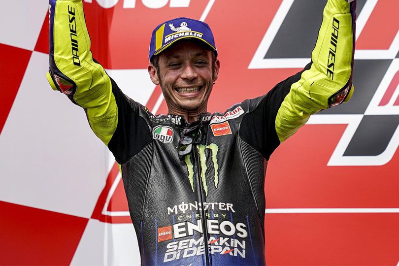 15 Ucapan Keren Valentino Rossi dalam Bahasa Inggris Beserta Artinya