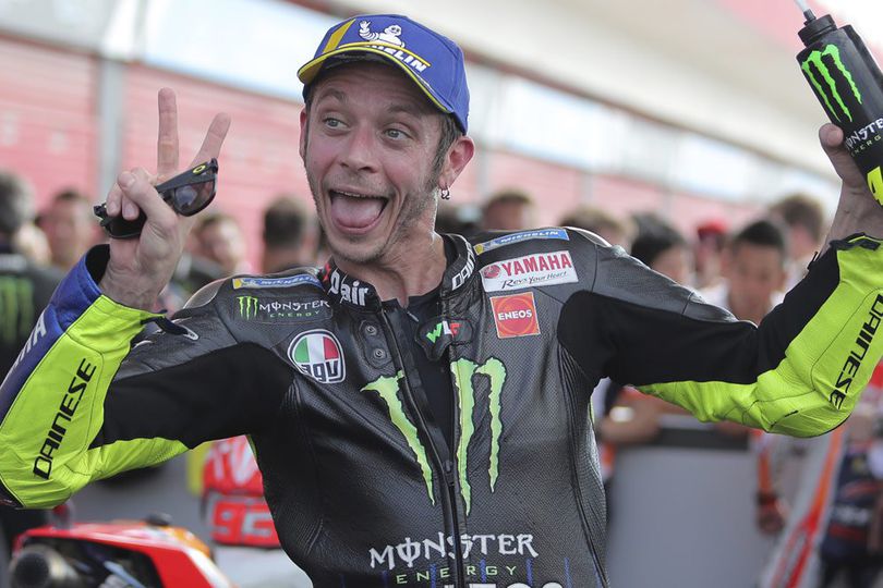 Selebrasi Kocak Valentino Rossi Usai Naik Podium di MotoGP Virtual Race