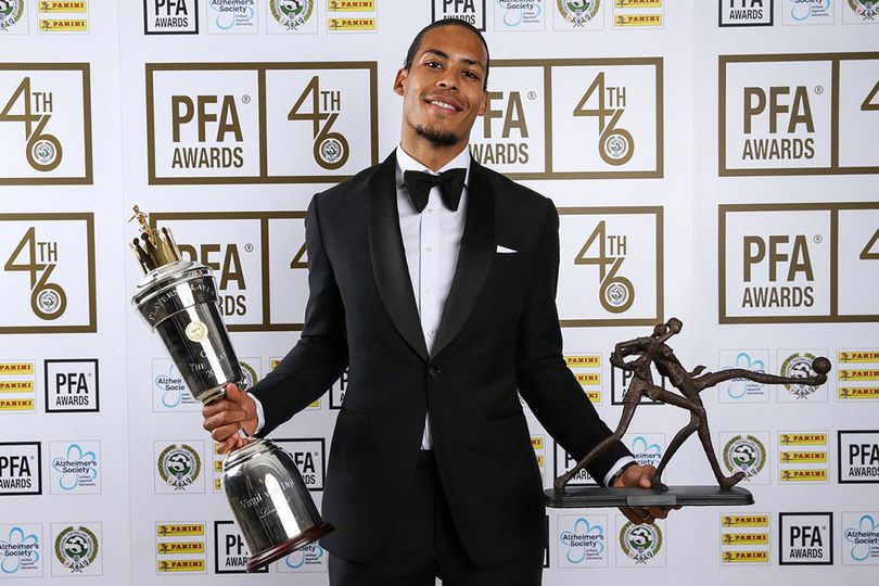 Kalahkan Sterling, Van Dijk Raih PFA Player of the Year