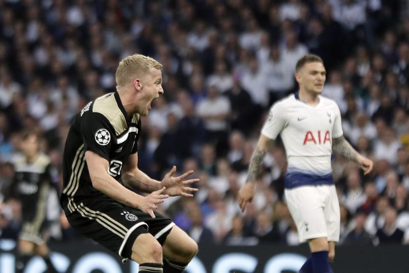 Real Madrid Terdepan untuk Dapatkan Donny van de Beek