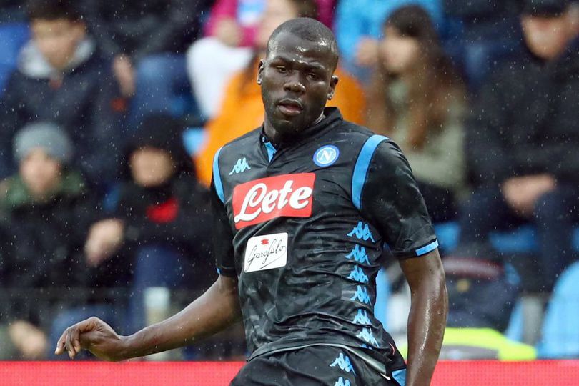 Kesempatan untuk MU dan Man City, Napoli Siap Lepas Kalidou Koulibaly