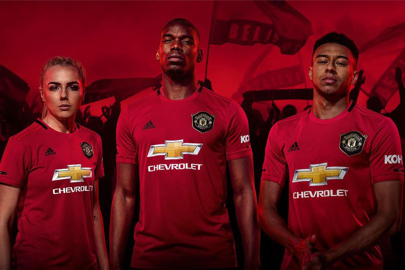 Jersey Musim Depan Diluncurkan, Manchester United Terjebak Kenangan Masa Lalu Seperti Liverpool