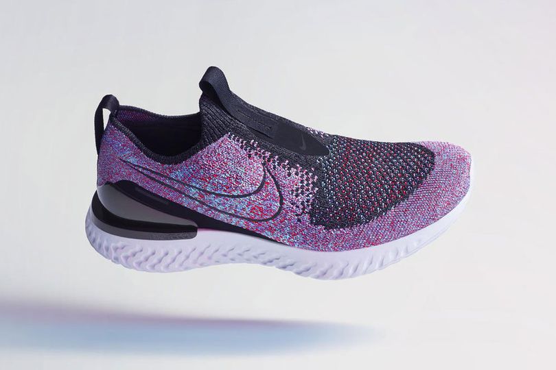 Nike Phantom React Flyknit: Manjakan Para Pelari Meski Tanpa Tali