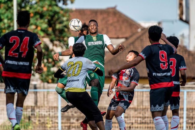 Persebaya Menang Telak pada Laga Uji Coba, Djanur Belum Puas