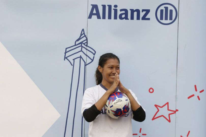 Tangis Bahagia Adinda Dwi Citra Usai Terpilih dalam Allianz Explorer Camp 2019 Tangis Bahagia Adinda Dwi Citra Usai Terpilih dalam Allianz Explorer Camp 2019