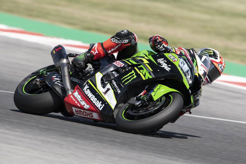 Hasil Balap 1 WorldSBK Misano: Lowes Jatuh, Rea Rebut Kemenangan